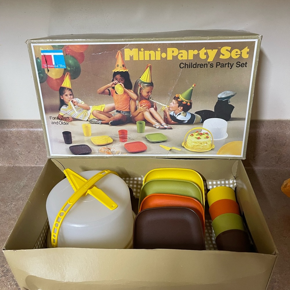 Tupperware Toys 1980  Mini Party Set in original box